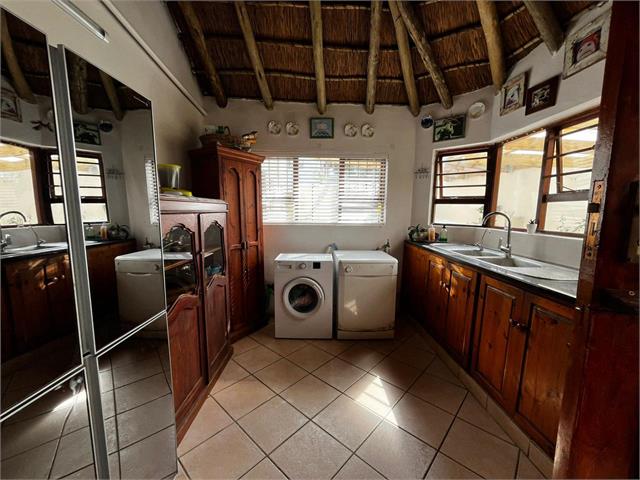 7 Bedroom Property for Sale in Hickmans River Eastern Cape